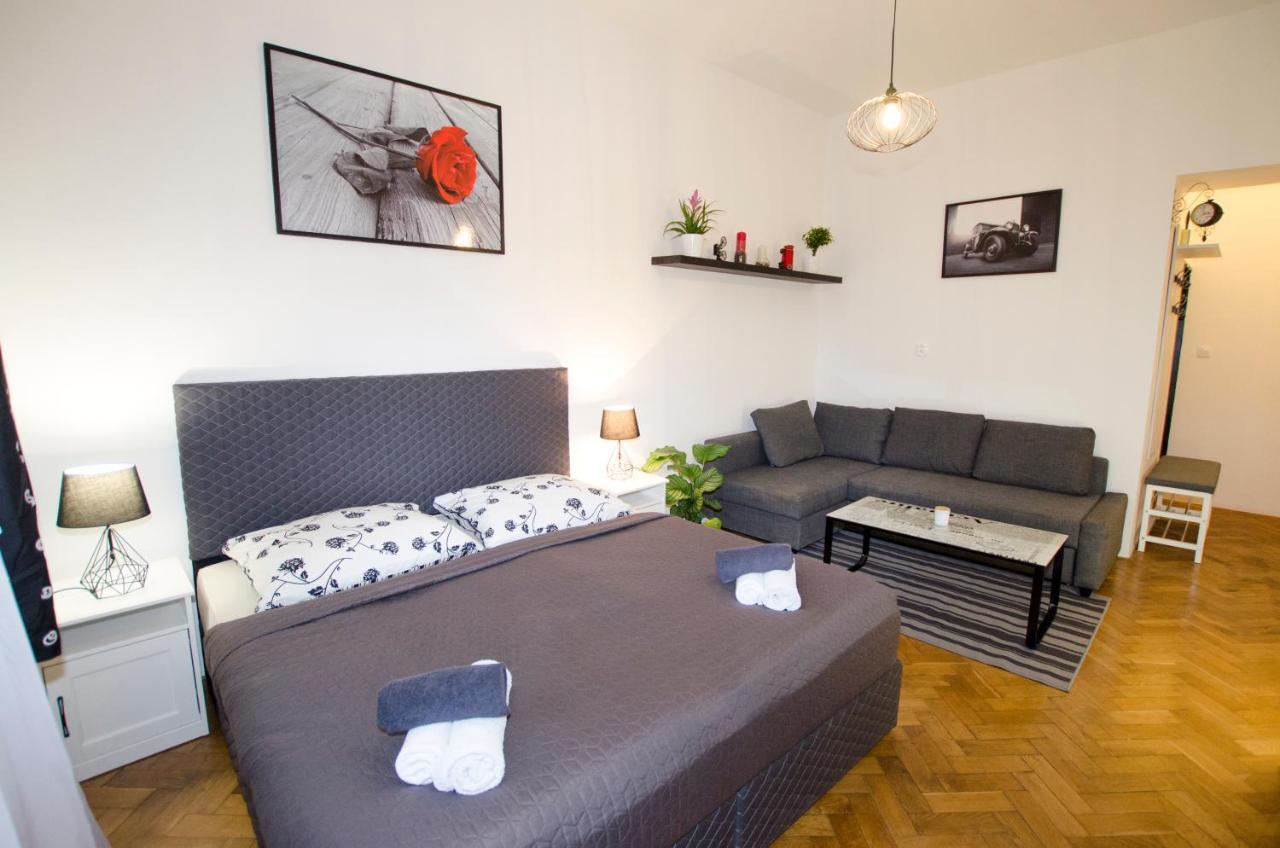 Exlusive Apartment Paris Style Prague Ngoại thất bức ảnh