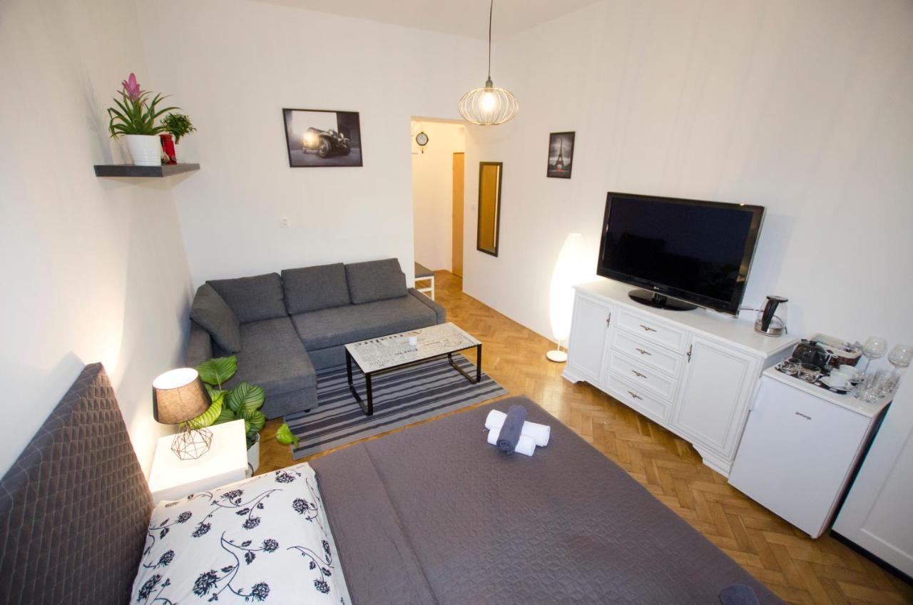 Exlusive Apartment Paris Style Prague Ngoại thất bức ảnh